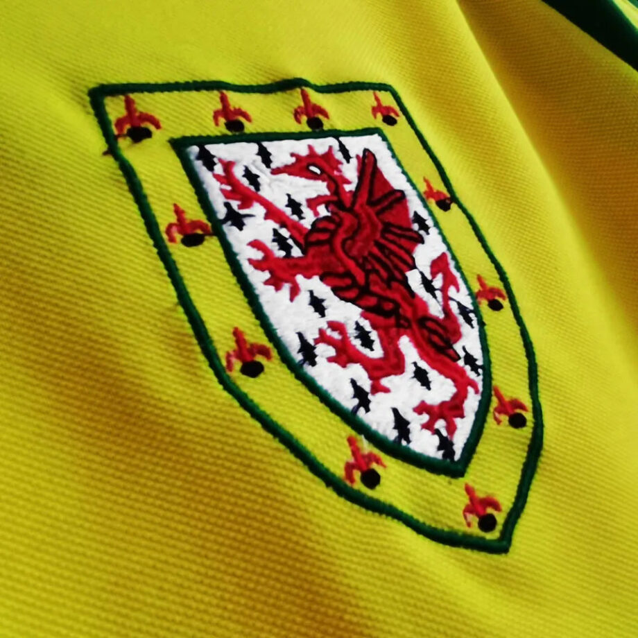 Wales Retro Away Jersey 1982 - 90KITS